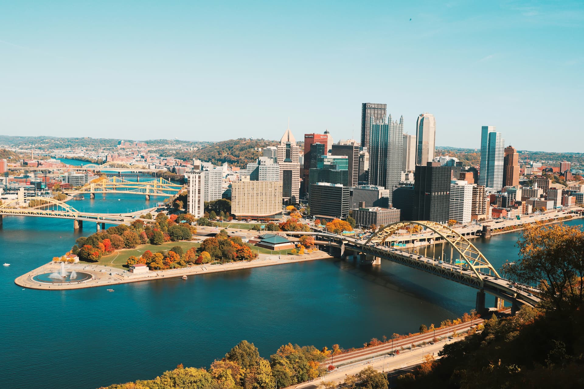 The Ultimate Guide to Dining and Shopping in Downtown Pittsburgh Near Your Airbnb